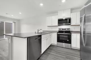 Photo #3: 2568029 Listing 
