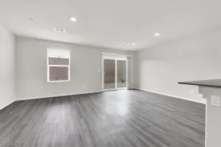 Photo #4: 2568029 Listing 
