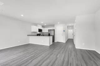 Photo #5: 2568029 Listing 