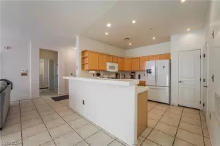 Photo #3: 2568037 Listing 