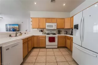 Photo #4: 2568037 Listing 