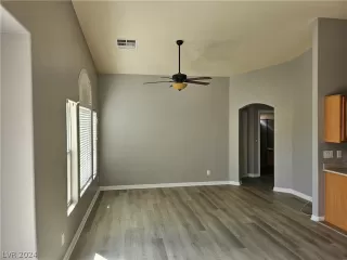 Photo #2: 2568039 Listing 