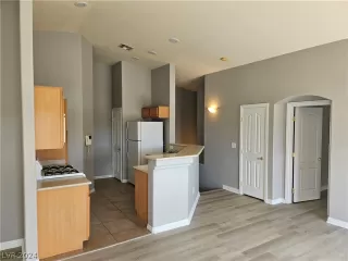 Photo #5: 2568039 Listing 
