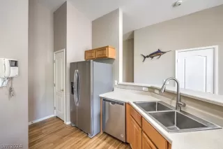 Photo #5: 2568043 Listing