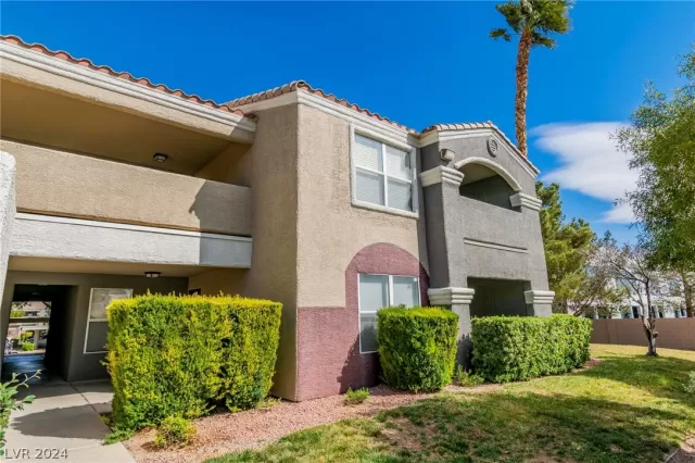 MLS: 2568052 Condo For Sale