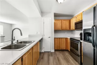 Photo #6: 2568052 Listing 