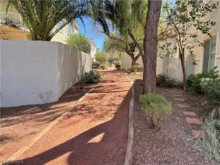 Photo #5: 2568102 Listing