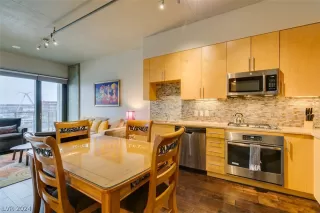 Photo #2: 2568158 Listing