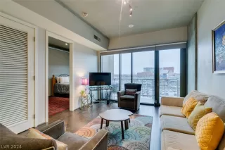 Photo #4: 2568158 Listing