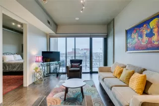 Photo #5: 2568158 Listing