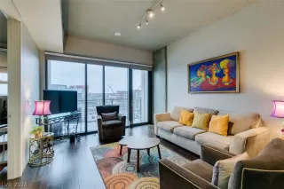 Photo #6: 2568158 Listing