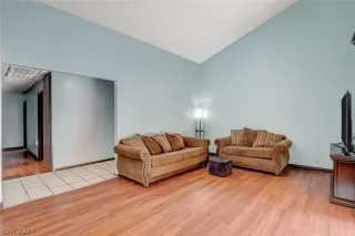 Photo #2: 2568163 Listing