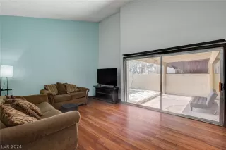 Photo #3: 2568163 Listing