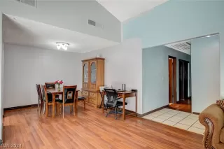 Photo #5: 2568163 Listing