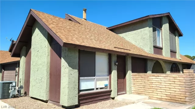 MLS: 2568206 Condo For Sale