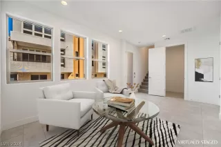 Photo #2: 2568211 Listing