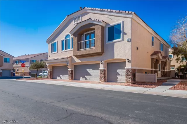 MLS: 2568231 Condo For Sale