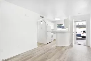 Photo #2: 2568246 Listing 