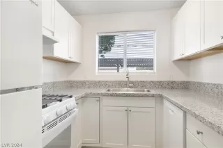 Photo #4: 2568246 Listing 