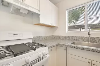 Photo #5: 2568246 Listing 