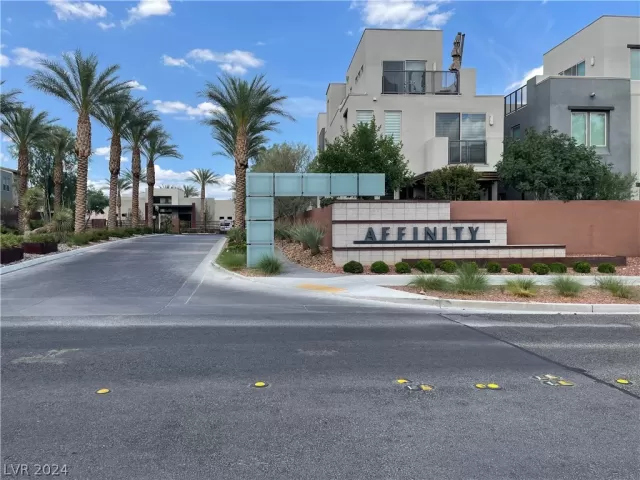 MLS: 2568251 Condo For Sale