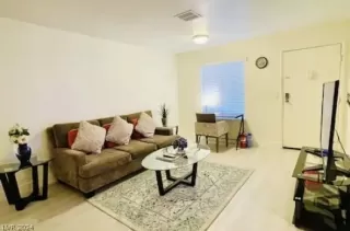 Photo #1: 2568278 Listing 