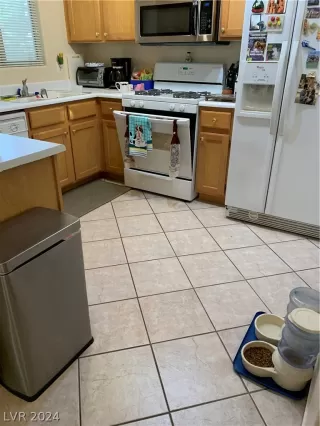 Photo #3: 2568285 Listing 