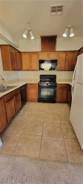 Photo #1: 2568295 Listing 