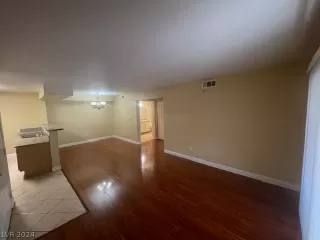 Photo #5: 2568312 Listing 