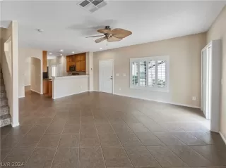 Photo #2: 2568317 Listing