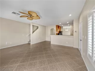 Photo #6: 2568317 Listing