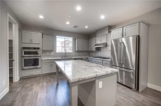 Photo #1: 2568330 Listing