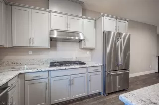 Photo #2: 2568330 Listing