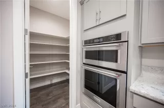 Photo #6: 2568330 Listing