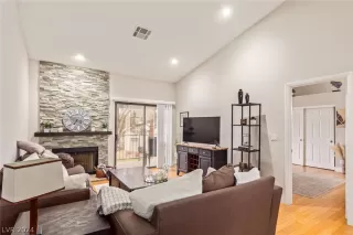 Photo #4: 2568332 Listing 