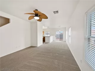 Photo #6: 2568336 Listing