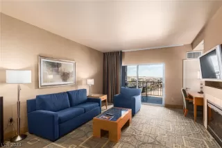 Photo #2: 2568377 Listing