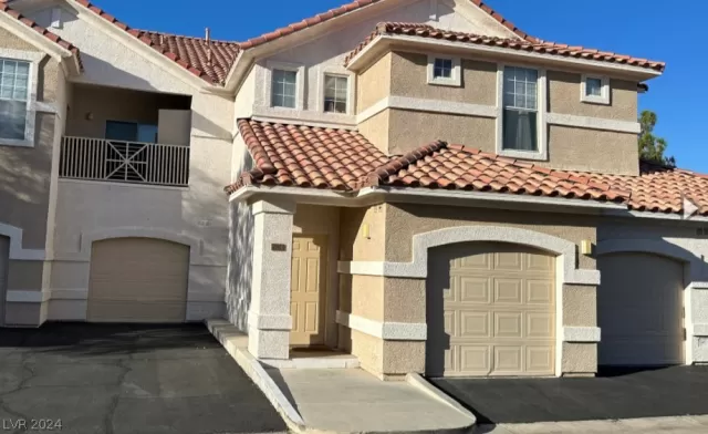 MLS: 2568378 Condo For Sale