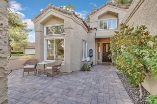 Photo #1: 2568442 Listing