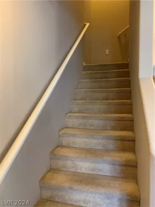 Photo #5: 2568446 Listing