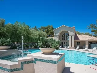 Photo #1: 2568541 Listing