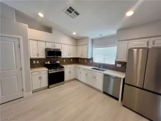 Photo #2: 2568555 Listing 