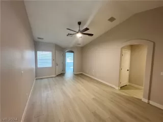 Photo #5: 2568555 Listing 