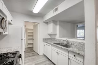 Photo #5: 2568560 Listing 