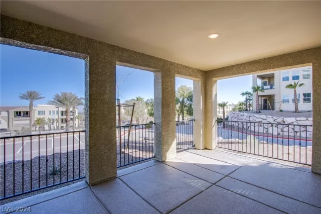 MLS: 2568595 Condo For Sale