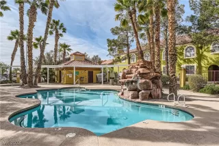 Photo #5: 2568625 Listing