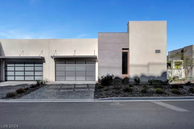 MLS: 2568651 Condo For Sale