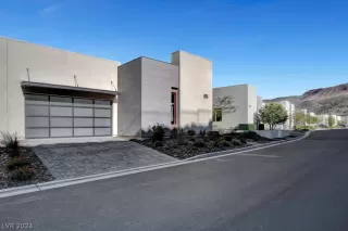 Photo #1: 2568651 Listing 