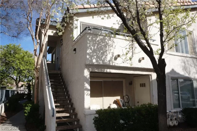 MLS: 2568674 Condo For Sale