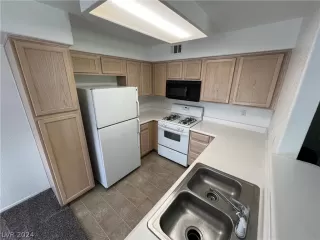 Photo #5: 2568674 Listing